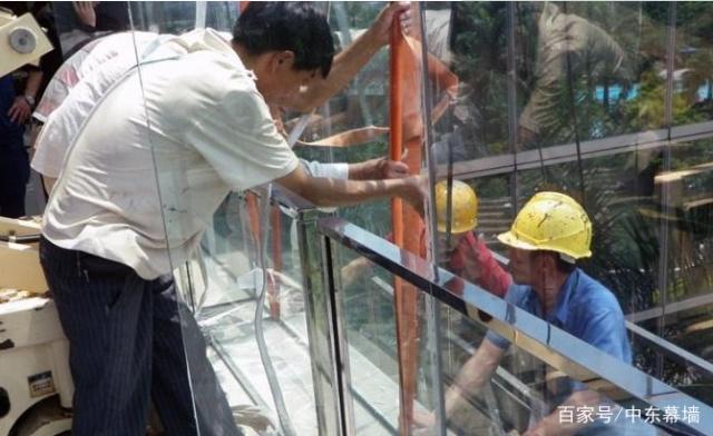 玻璃幕墻安裝的施工順序！
